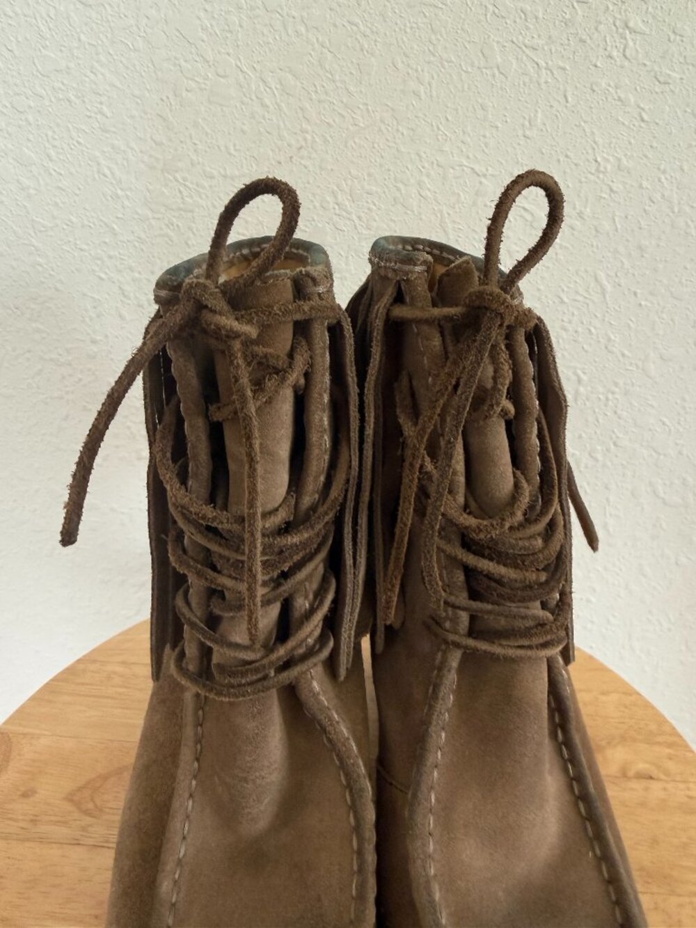 Frye Parker Fringe Ankle Suede Boots Wedge Gray Grey Lace Up Size 8 Distressed - Picture 7 of 8